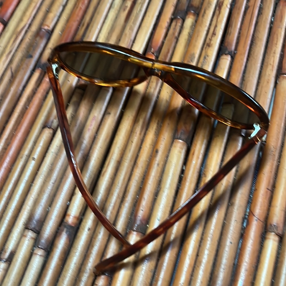 SUNGLASSES - Picture 2 of 3